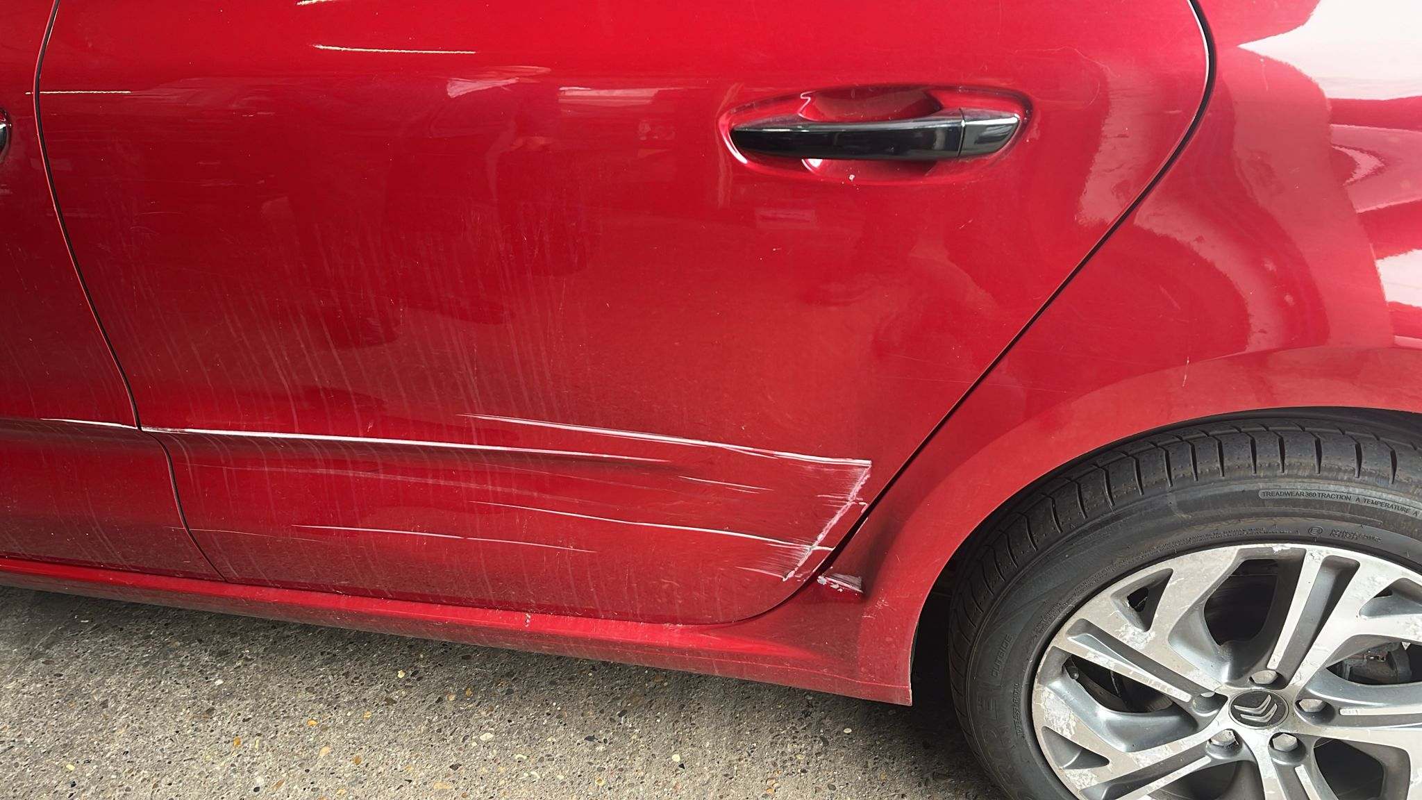 Citroën C4 Picasso - deep scratch repair